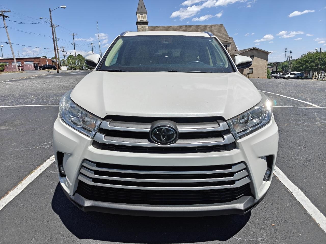 Toyota Highlander SE FWD V6 2019
