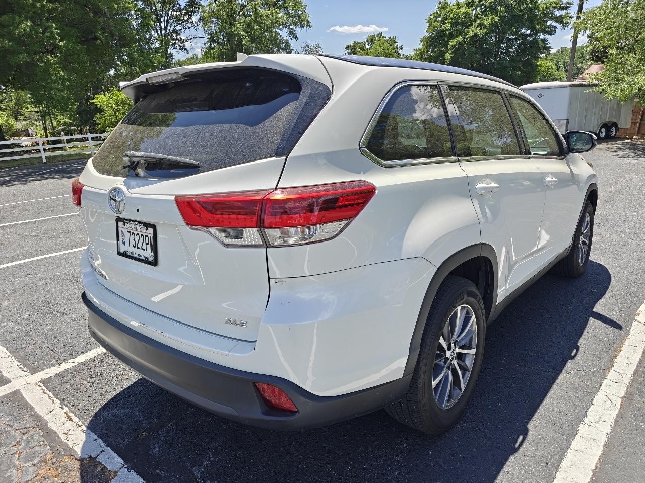 Toyota Highlander SE FWD V6 2019