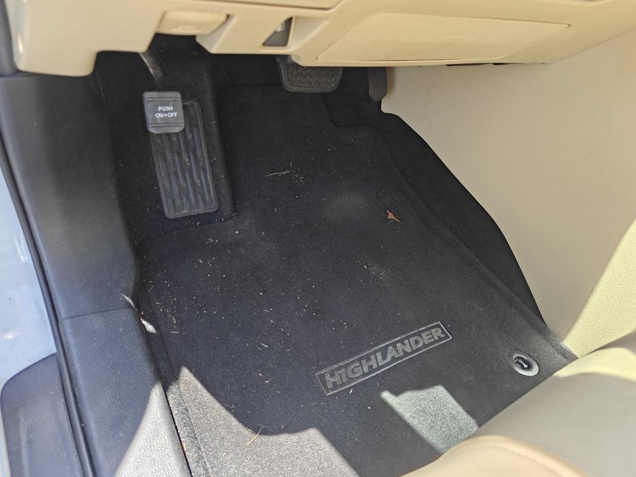 Toyota Highlander SE FWD V6 2019