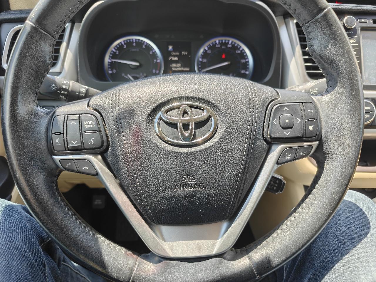 Toyota Highlander SE FWD V6 2019