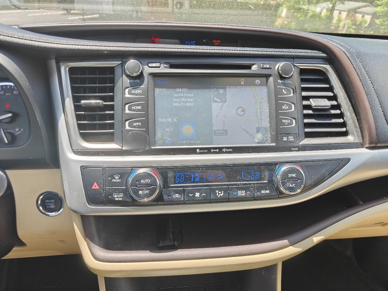 Toyota Highlander SE FWD V6 2019