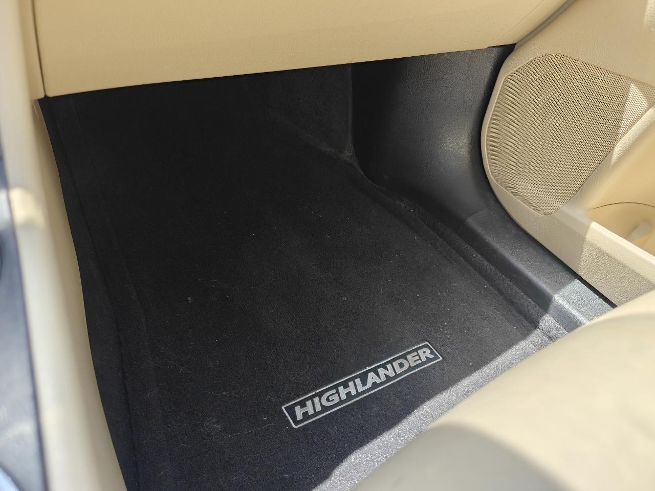 Toyota Highlander SE FWD V6 2019