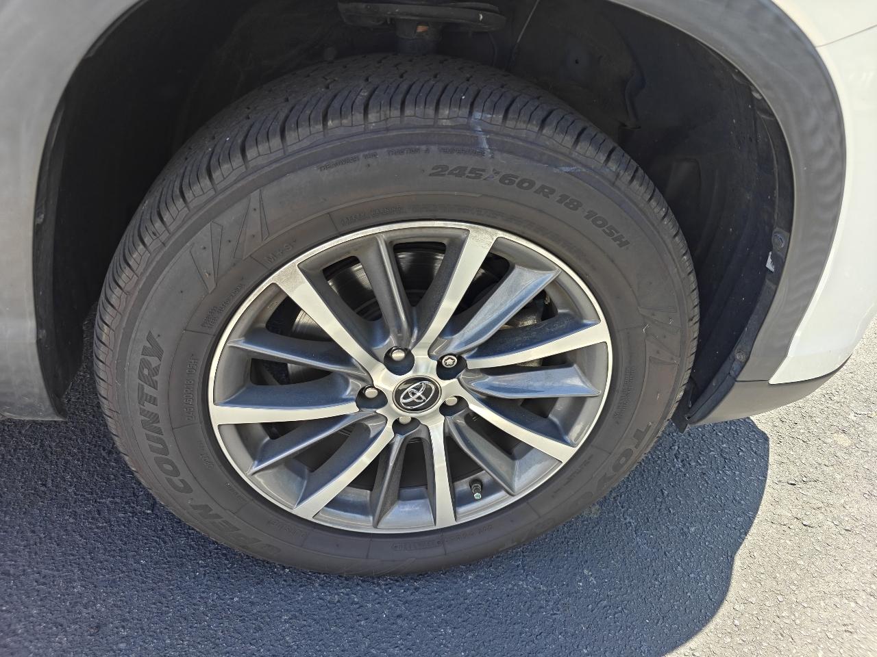 Toyota Highlander SE FWD V6 2019