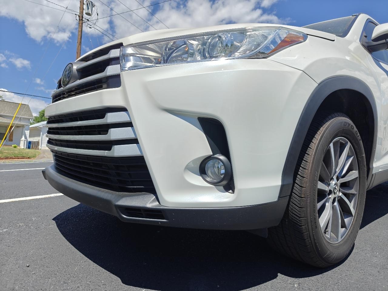 Toyota Highlander SE FWD V6 2019