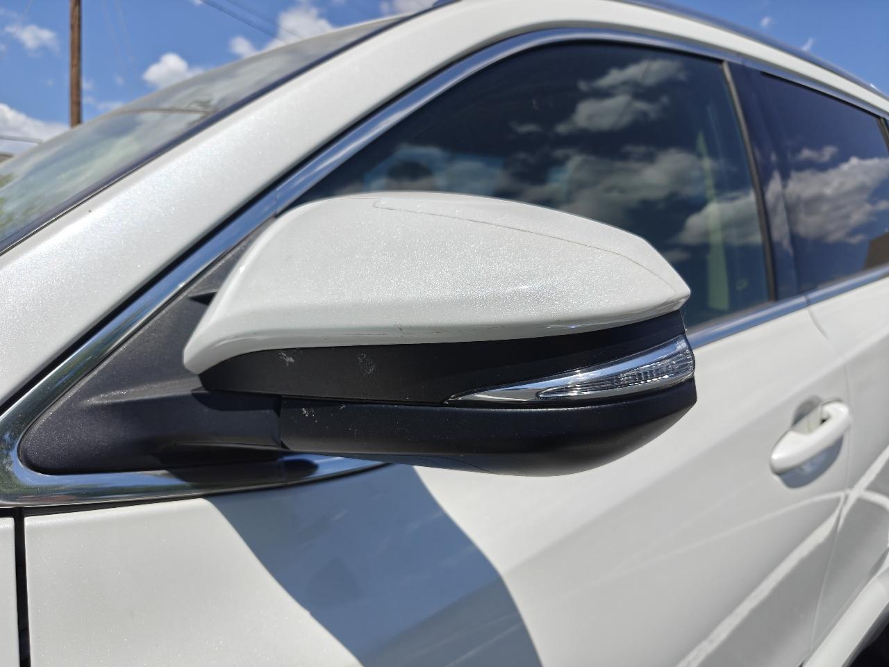 Toyota Highlander SE FWD V6 2019