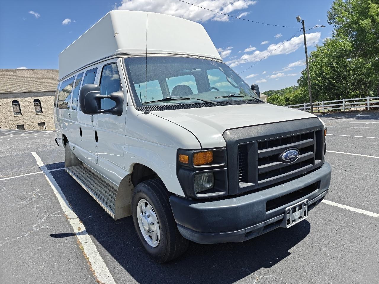 Ford Econoline E350 Super Duty Extended 2008