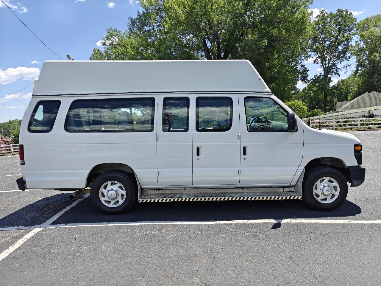 Ford Econoline E350 Super Duty Extended 2008