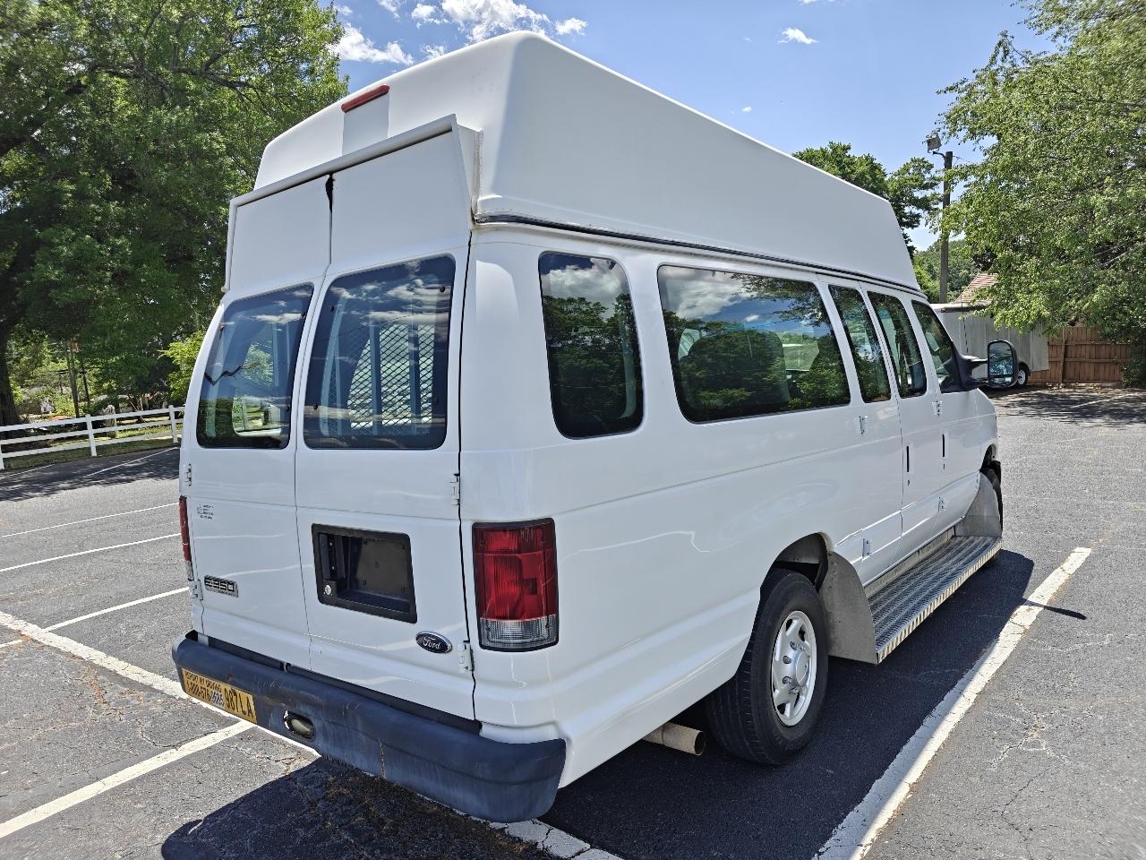 Ford Econoline E350 Super Duty Extended 2008