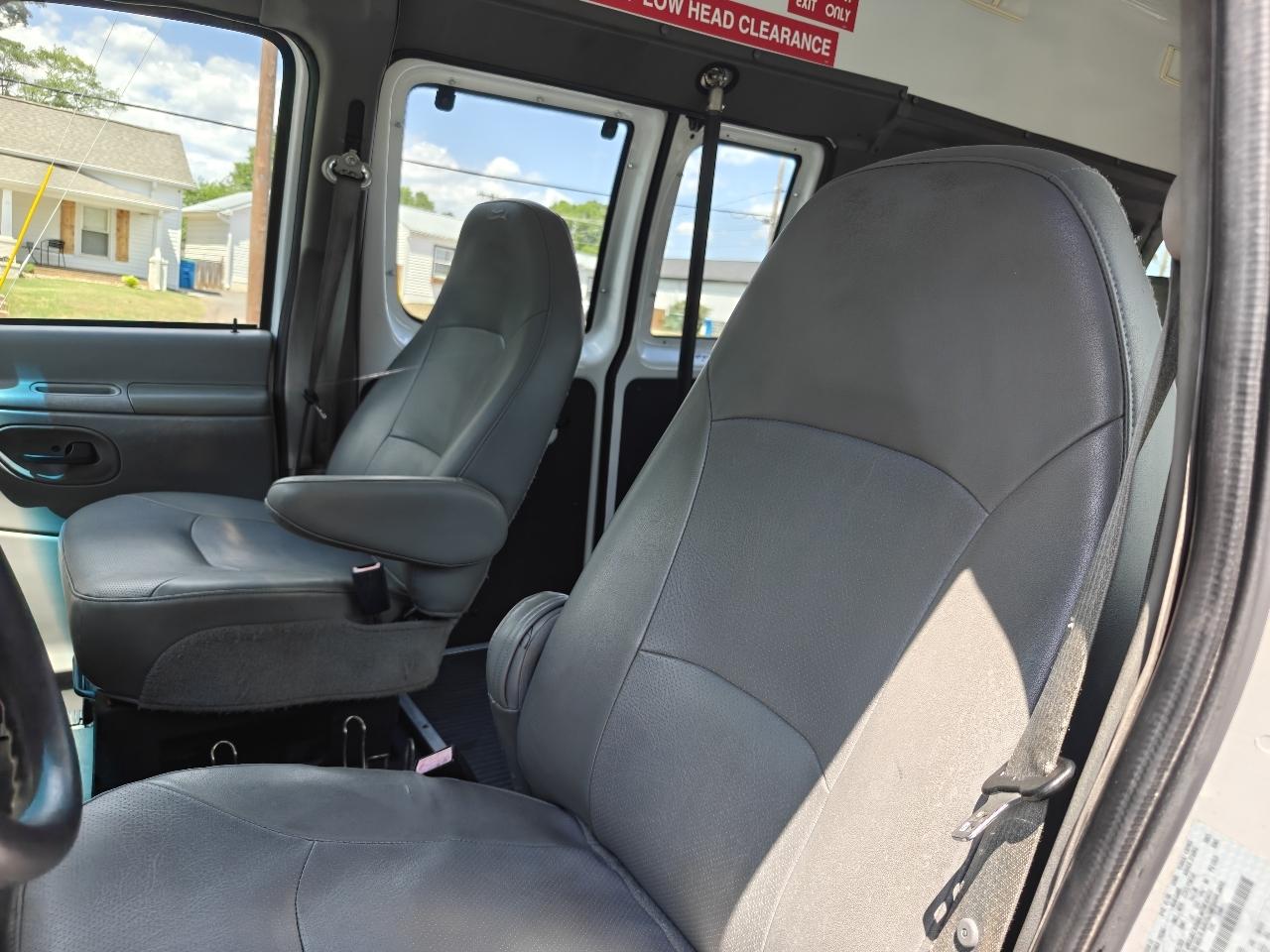 Ford Econoline E350 Super Duty Extended 2008