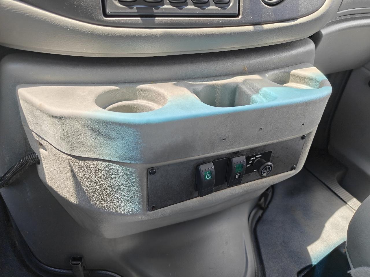 Ford Econoline E350 Super Duty Extended 2008