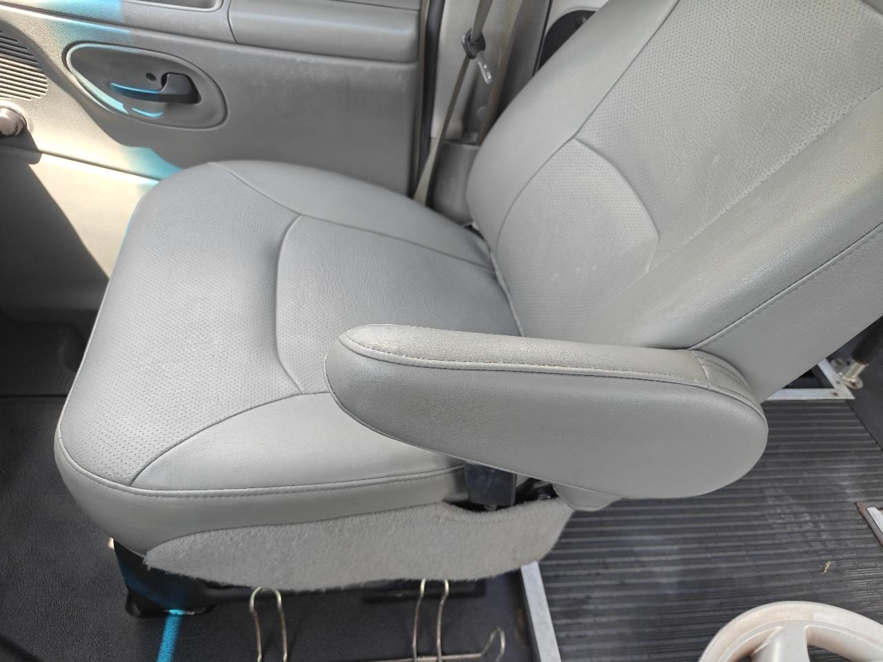 Ford Econoline E350 Super Duty Extended 2008