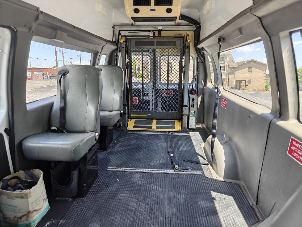 Ford Econoline E350 Super Duty Extended 2008