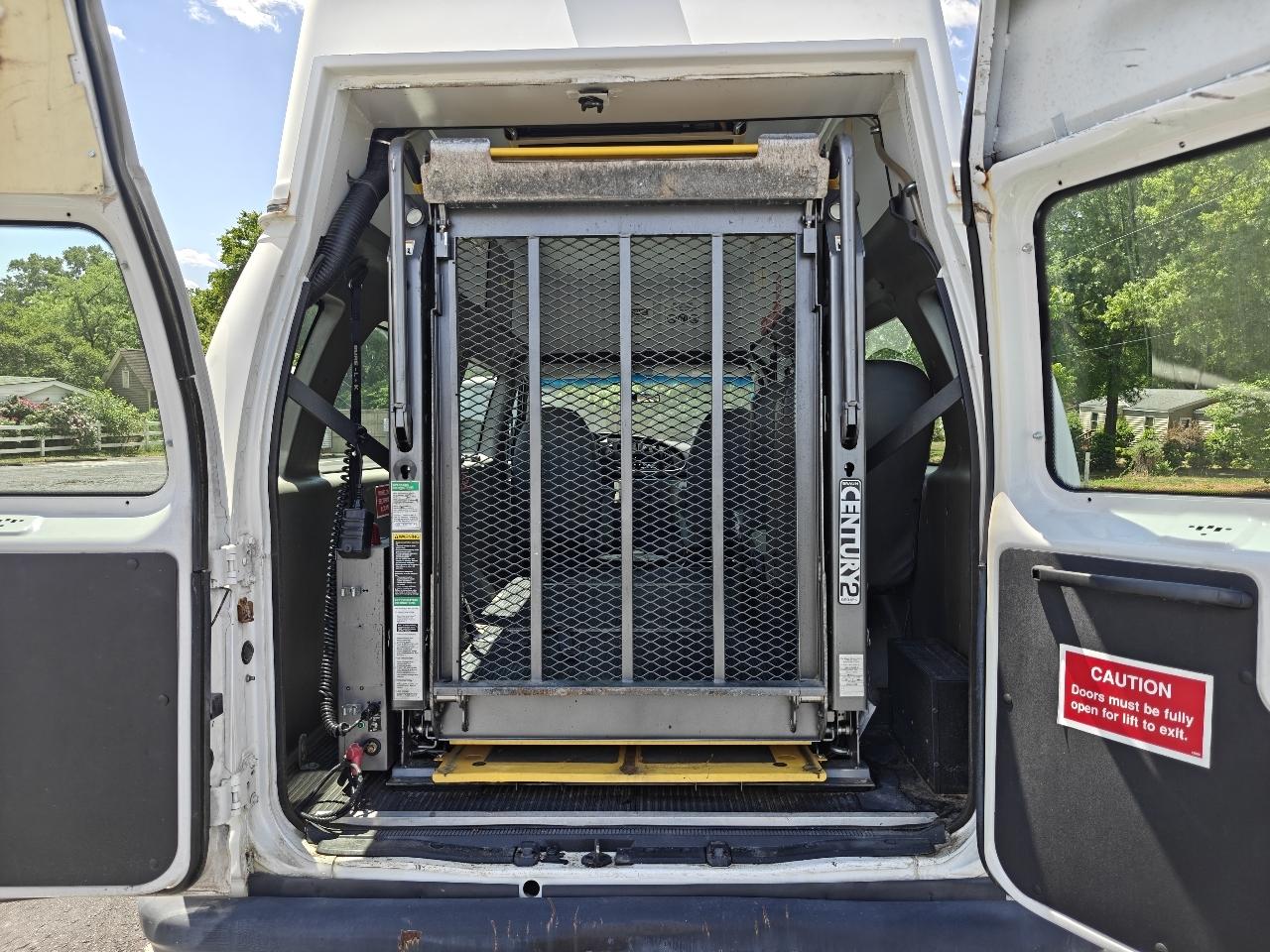 Ford Econoline E350 Super Duty Extended 2008