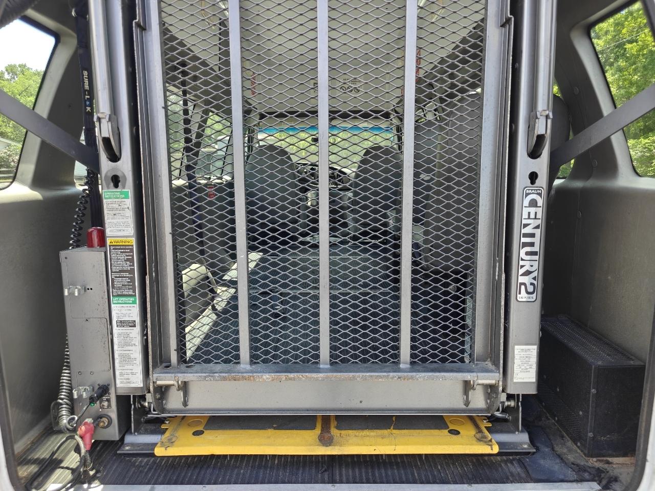 Ford Econoline E350 Super Duty Extended 2008