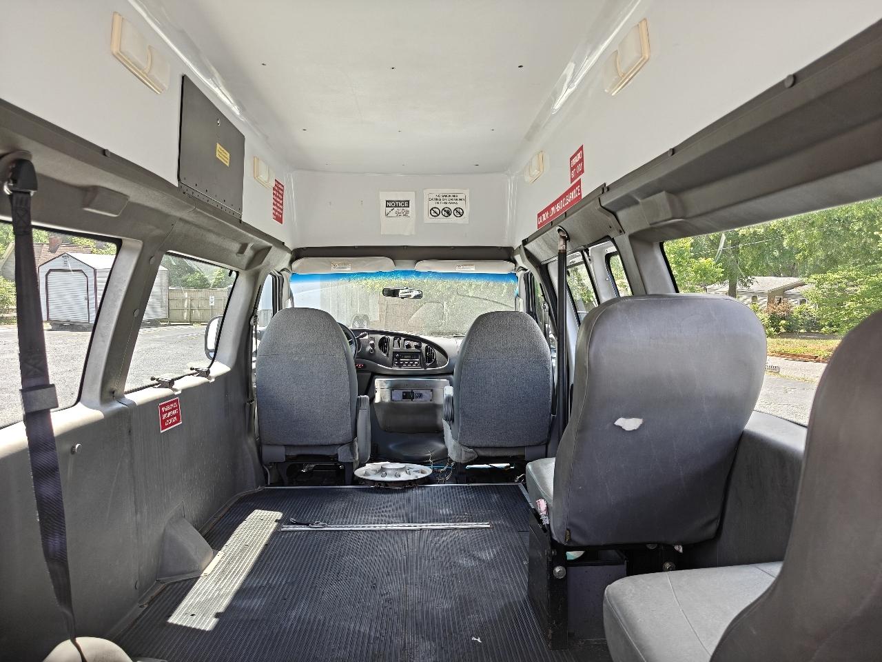 Ford Econoline E350 Super Duty Extended 2008