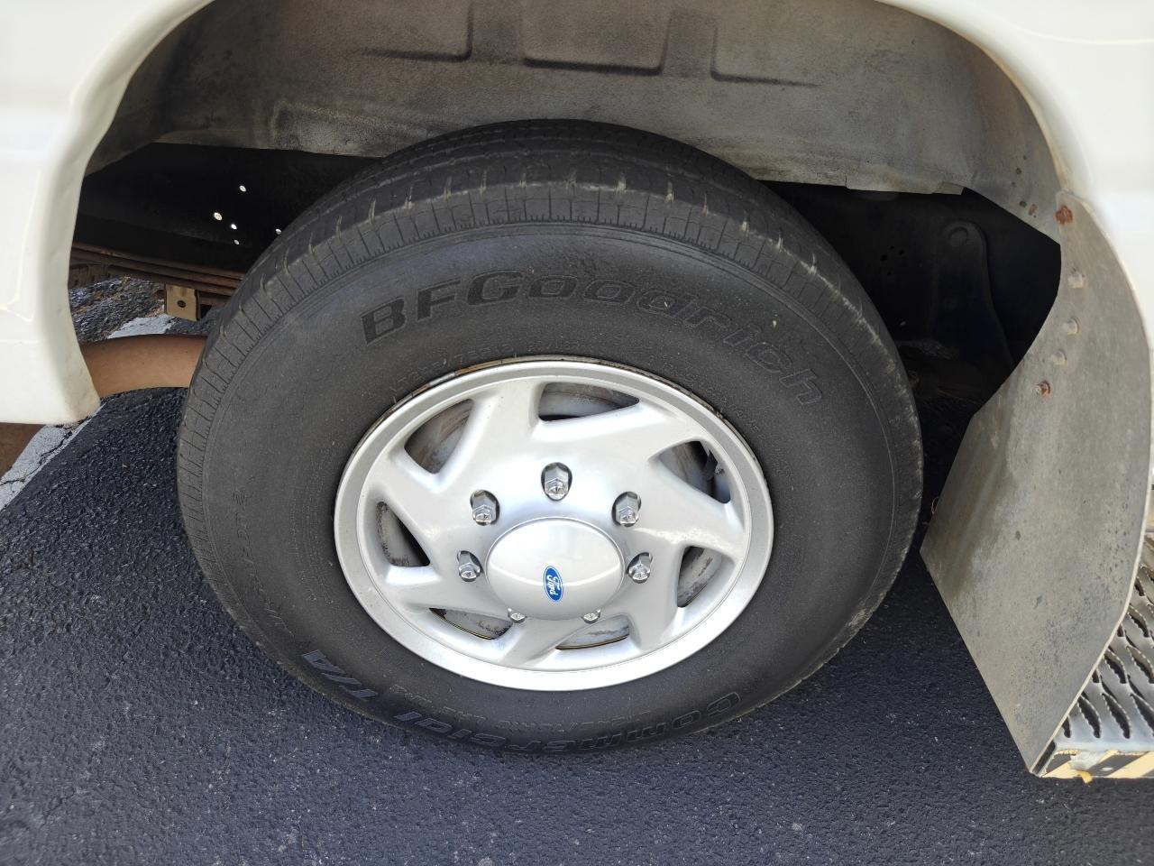 Ford Econoline E350 Super Duty Extended 2008