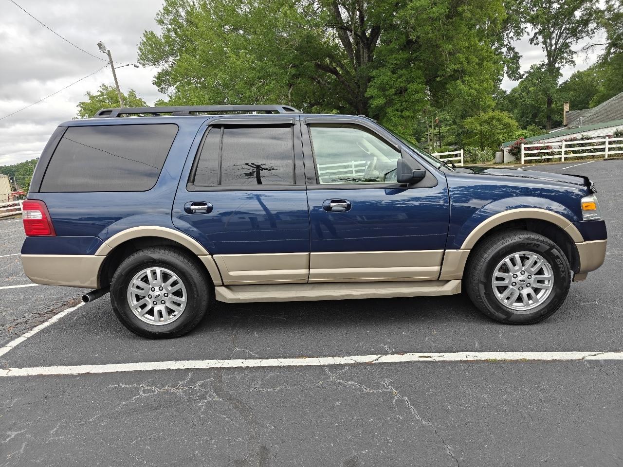 Ford Expedition XLT 4WD 2014