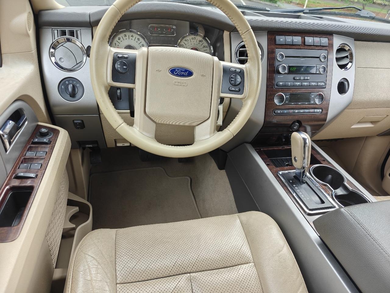 Ford Expedition XLT 4WD 2014