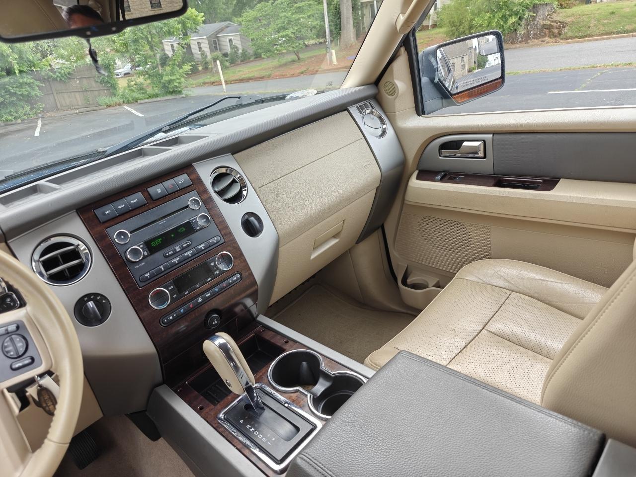Ford Expedition XLT 4WD 2014