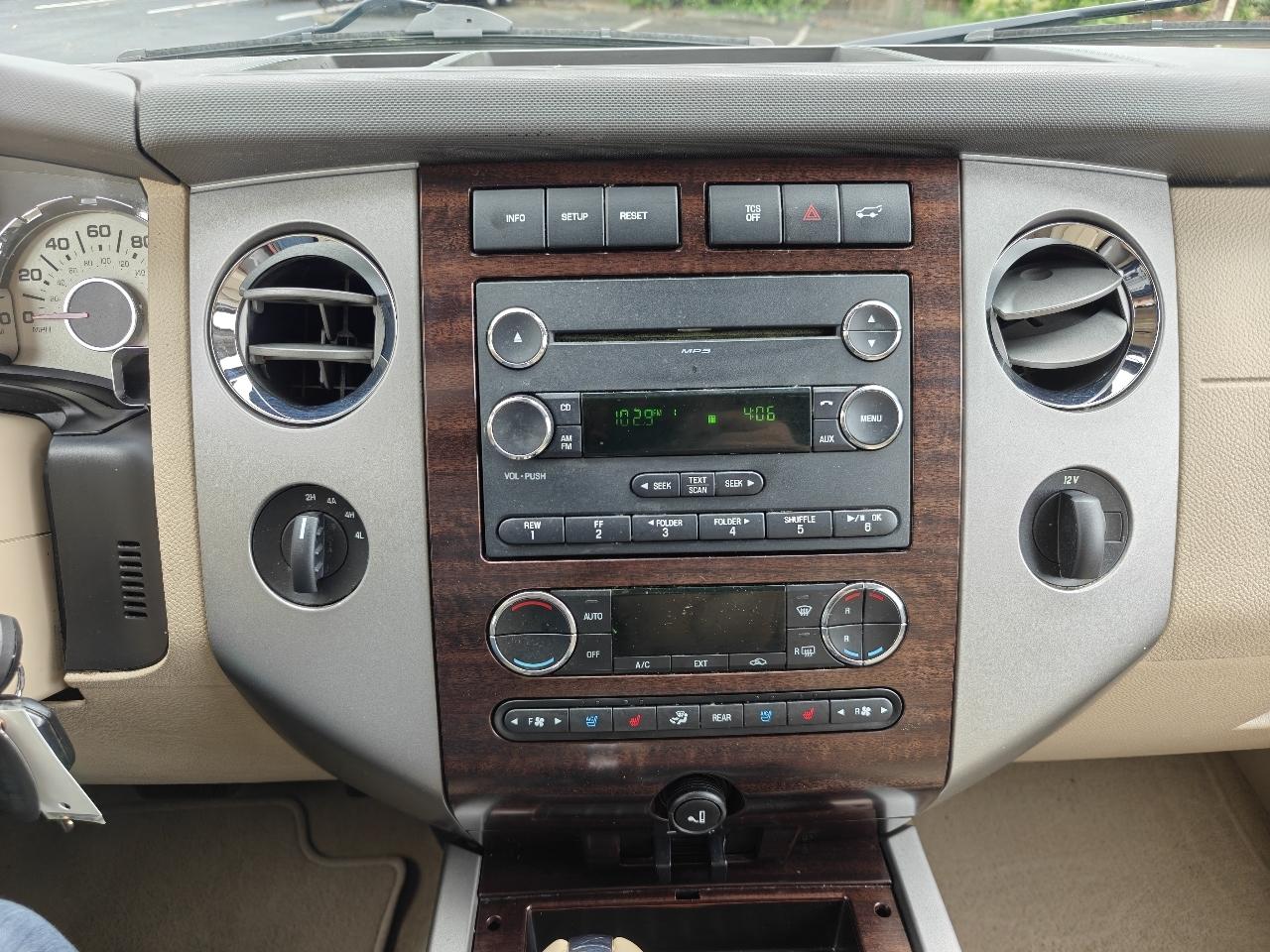 Ford Expedition XLT 4WD 2014