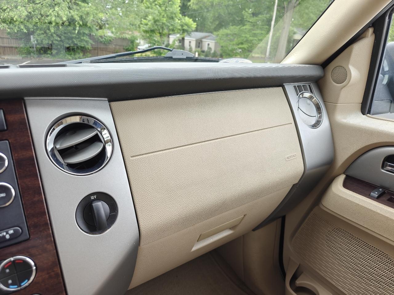 Ford Expedition XLT 4WD 2014