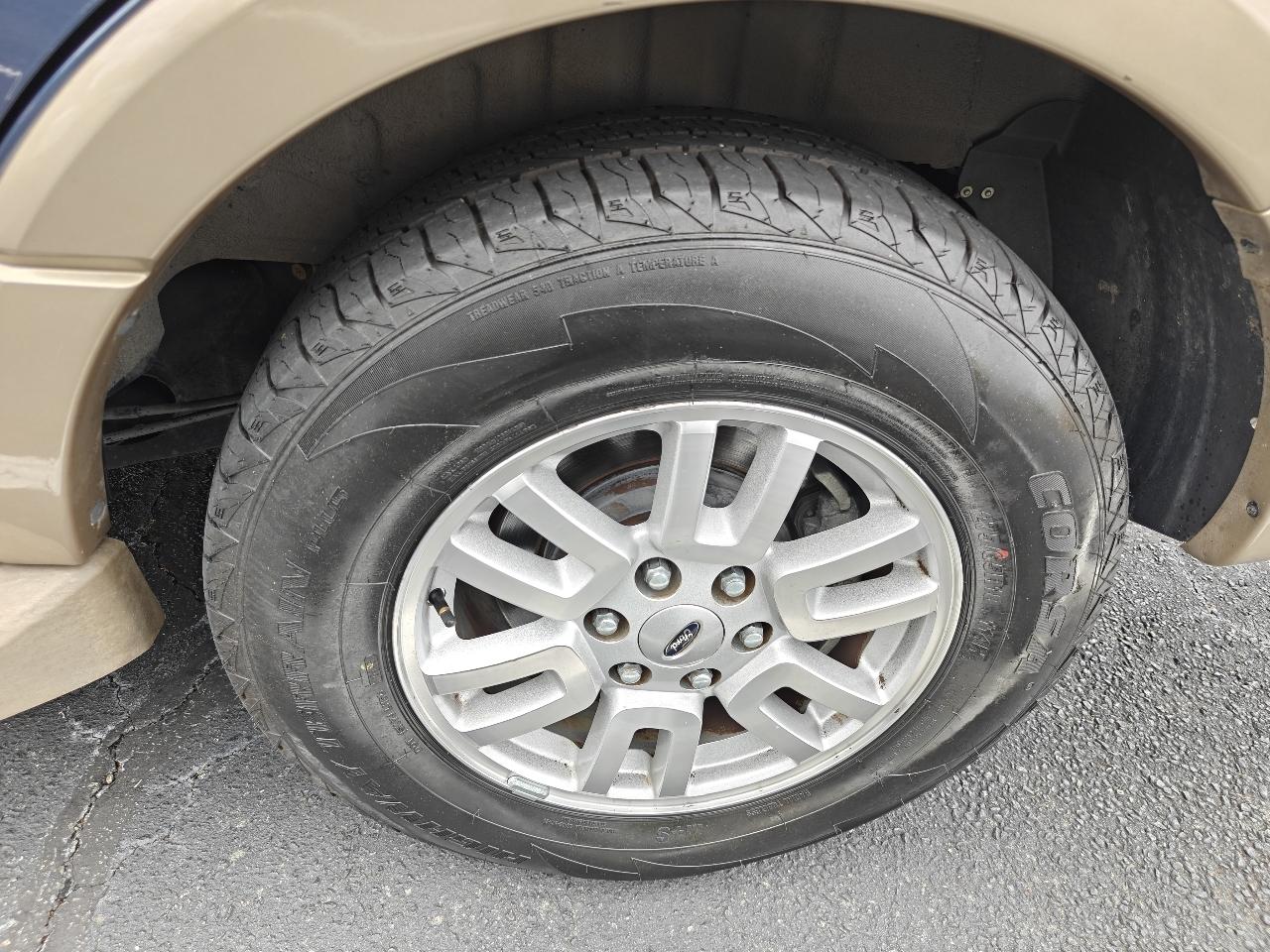 Ford Expedition XLT 4WD 2014