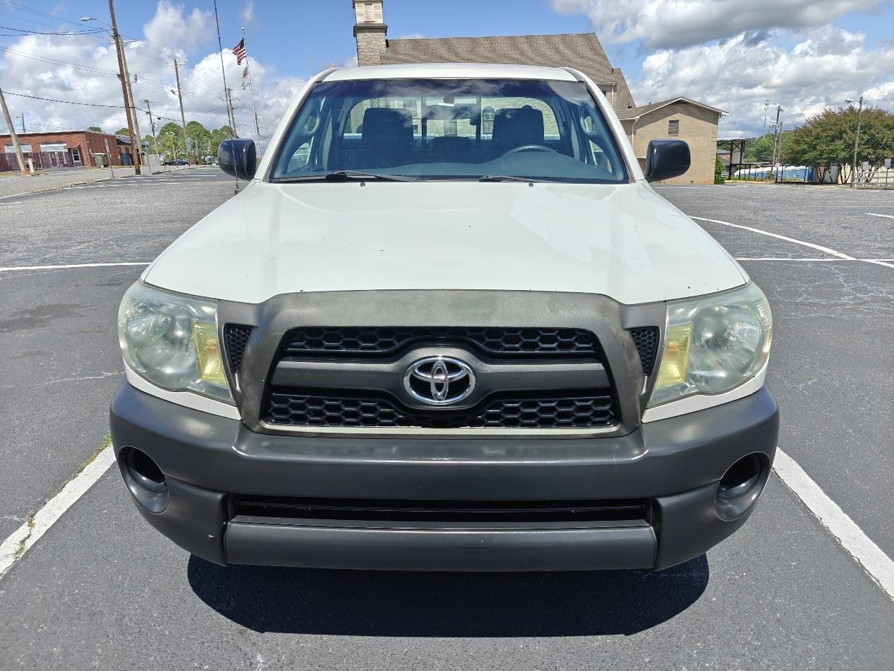 Toyota Tacoma Regular Cab 2WD 2011
