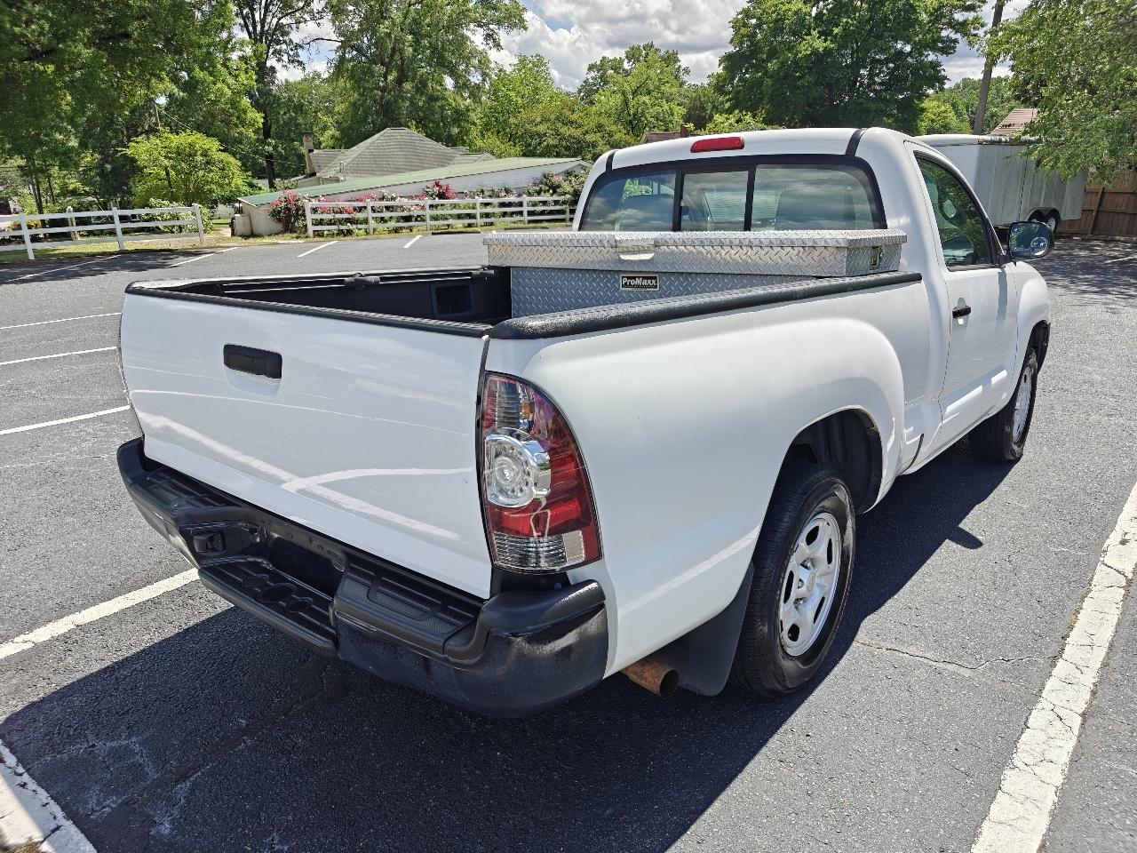 Toyota Tacoma Regular Cab 2WD 2011