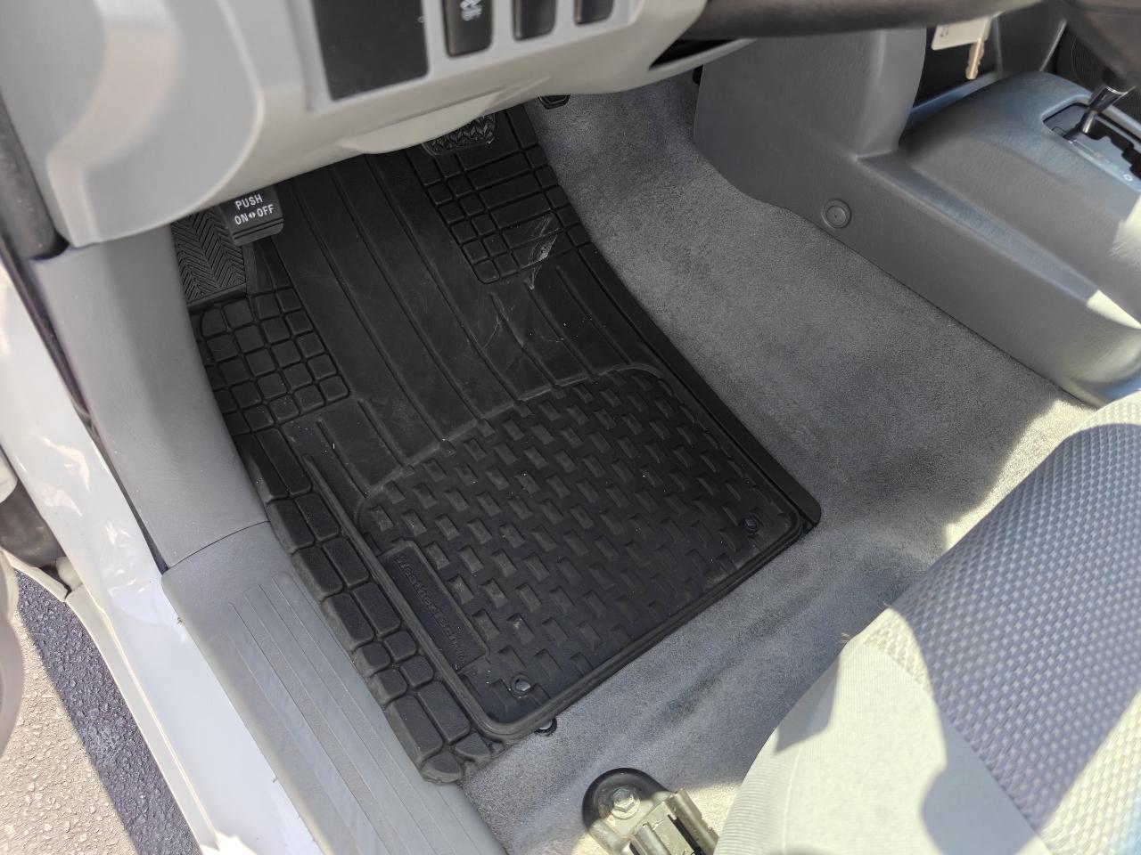 Toyota Tacoma Regular Cab 2WD 2011