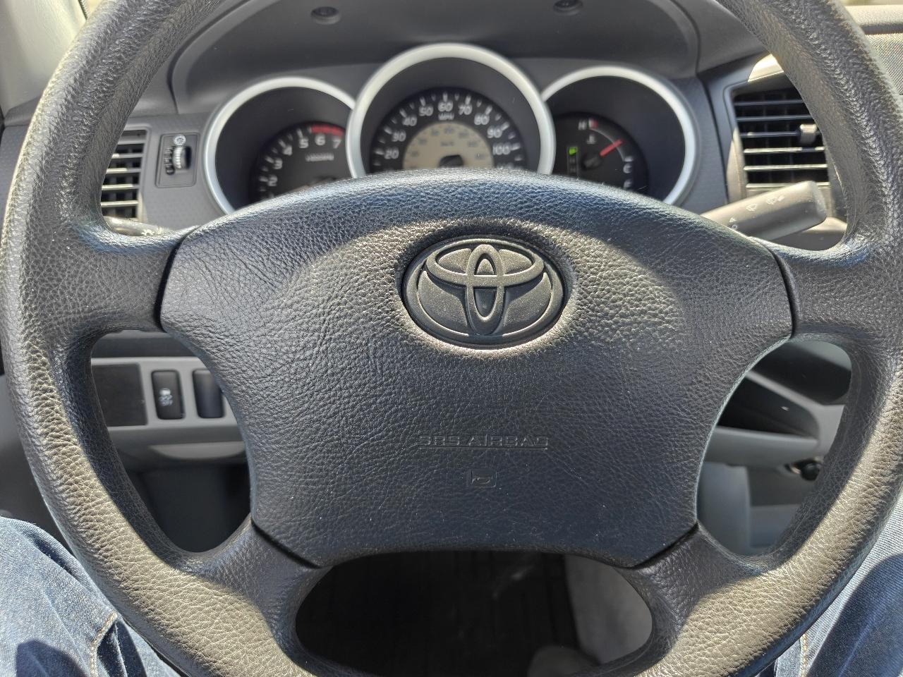 Toyota Tacoma Regular Cab 2WD 2011