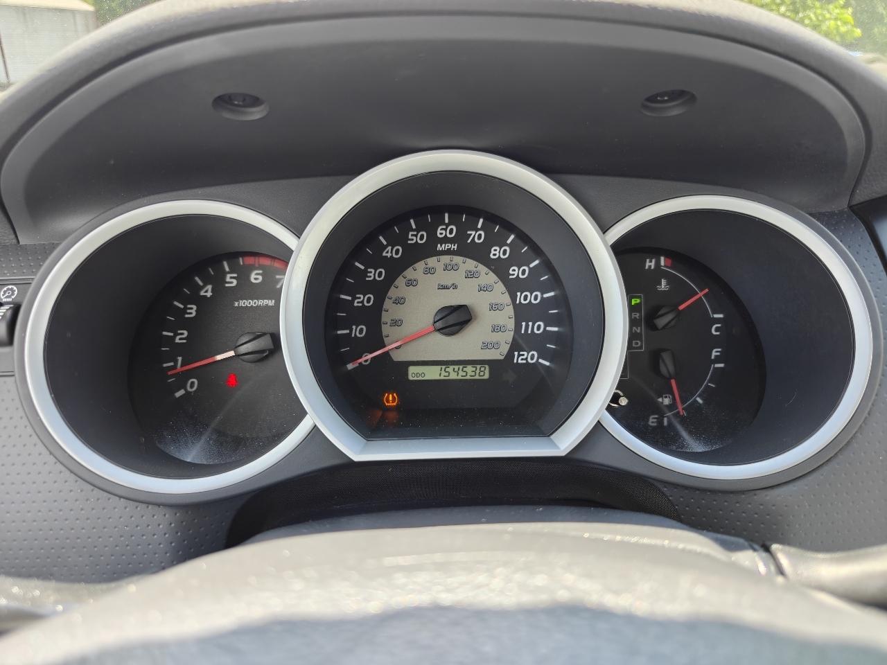 Toyota Tacoma Regular Cab 2WD 2011