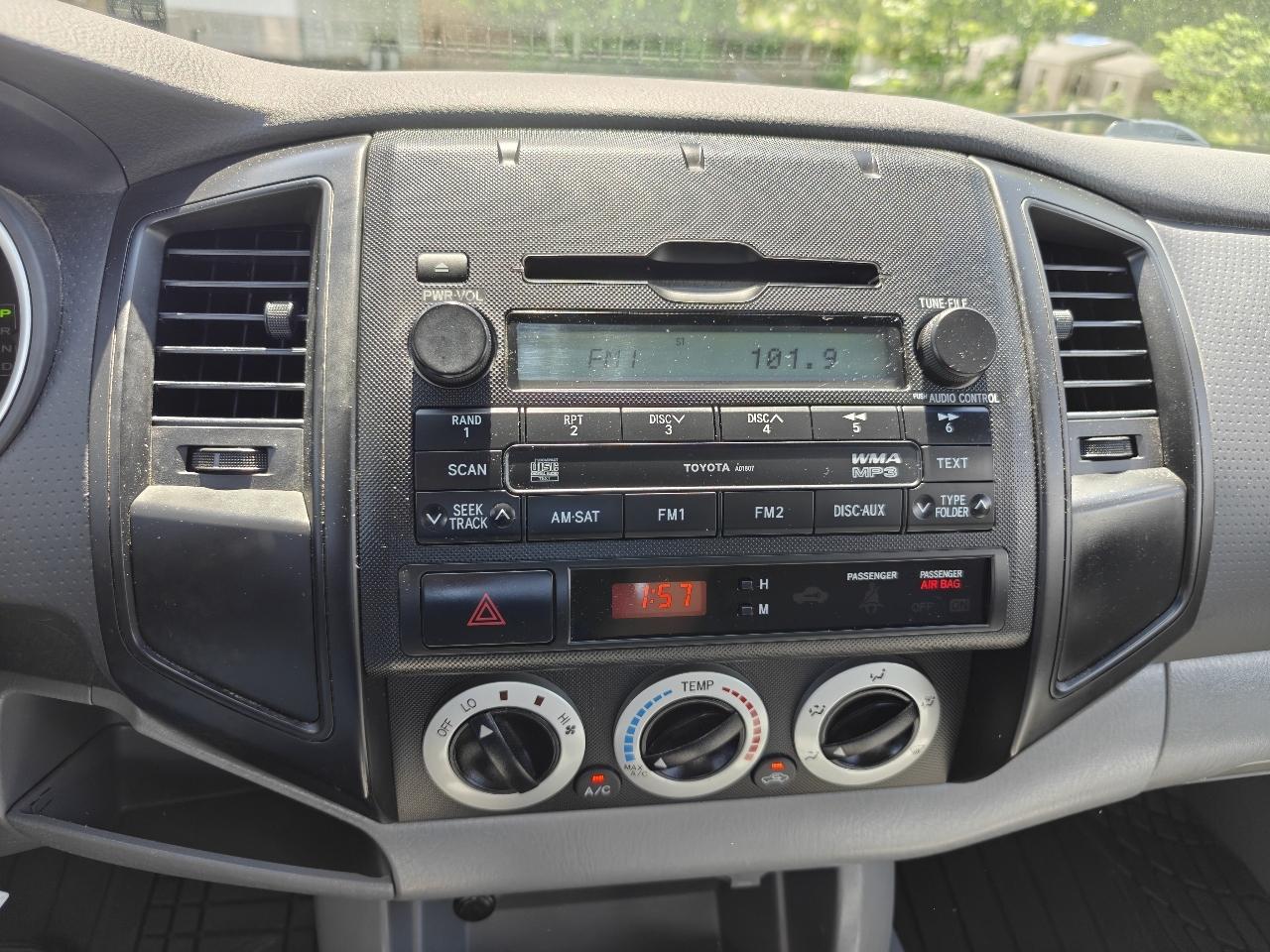Toyota Tacoma Regular Cab 2WD 2011