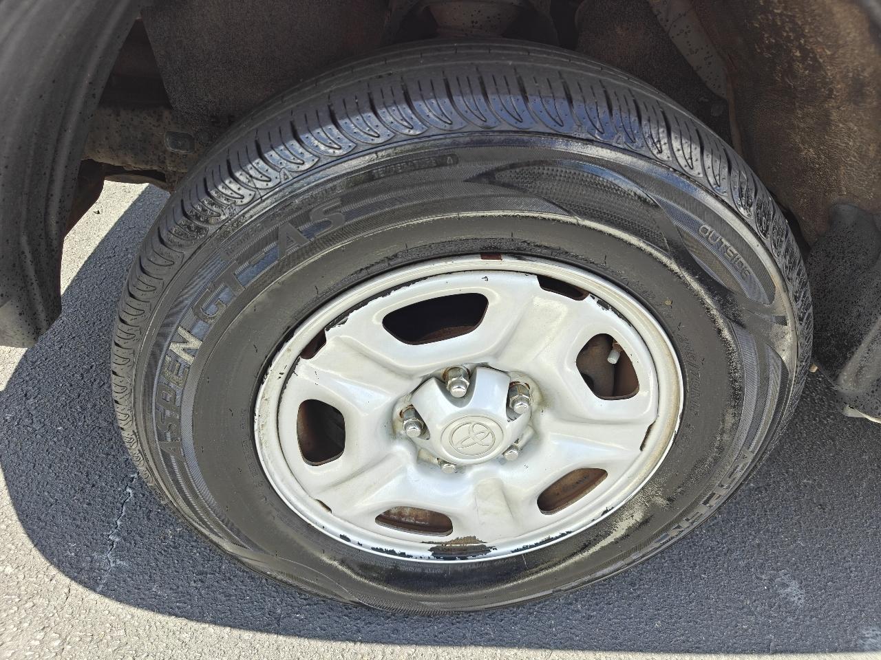 Toyota Tacoma Regular Cab 2WD 2011
