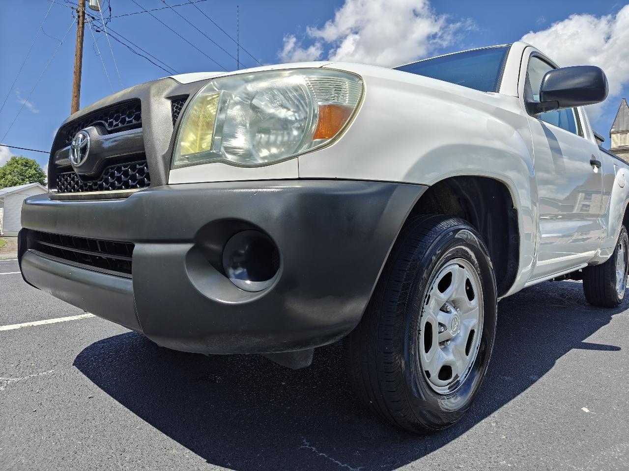 Toyota Tacoma Regular Cab 2WD 2011