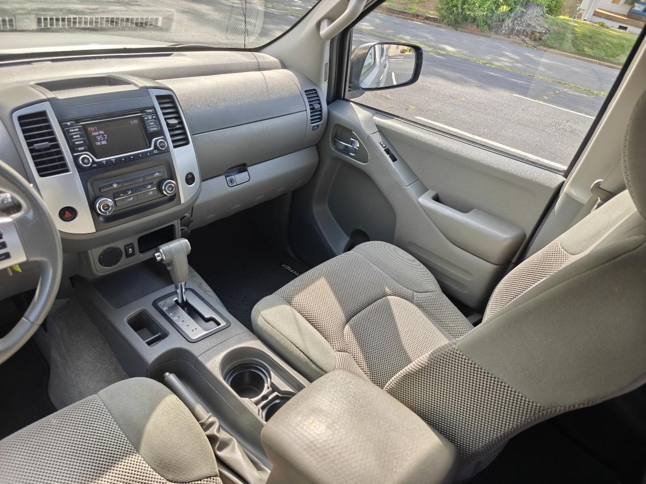Nissan Frontier S Crew Cab 5AT 2WD 2016