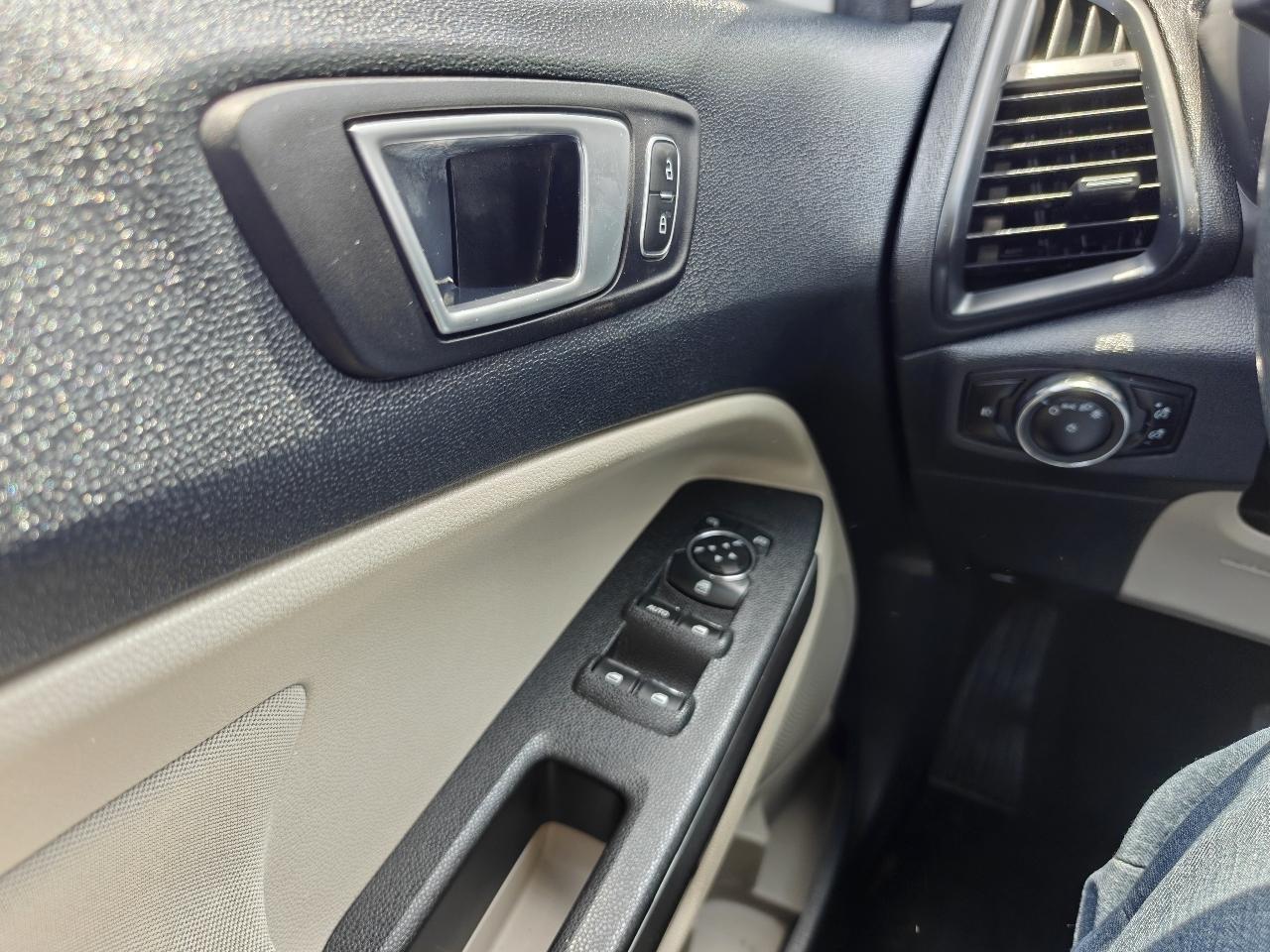 Ford EcoSport SE 2018