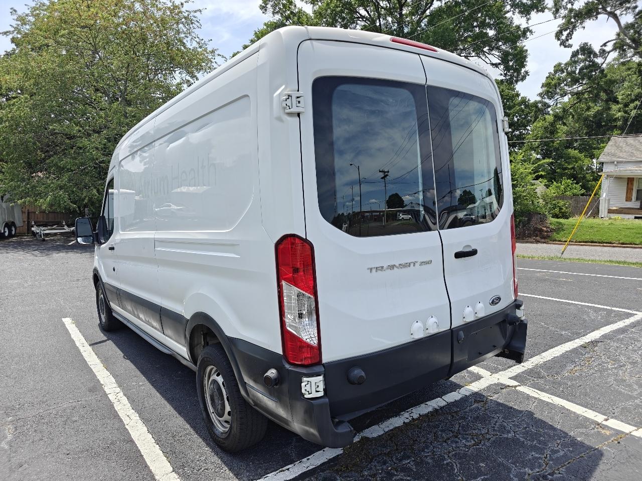 Ford Transit 250 Van Med. Roof w/Sliding Pass. 148-in. WB 2017