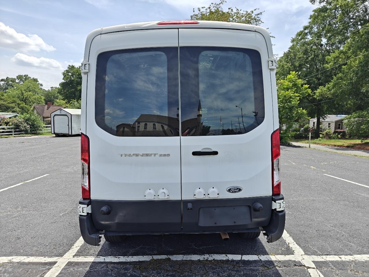 Ford Transit 250 Van Med. Roof w/Sliding Pass. 148-in. WB 2017
