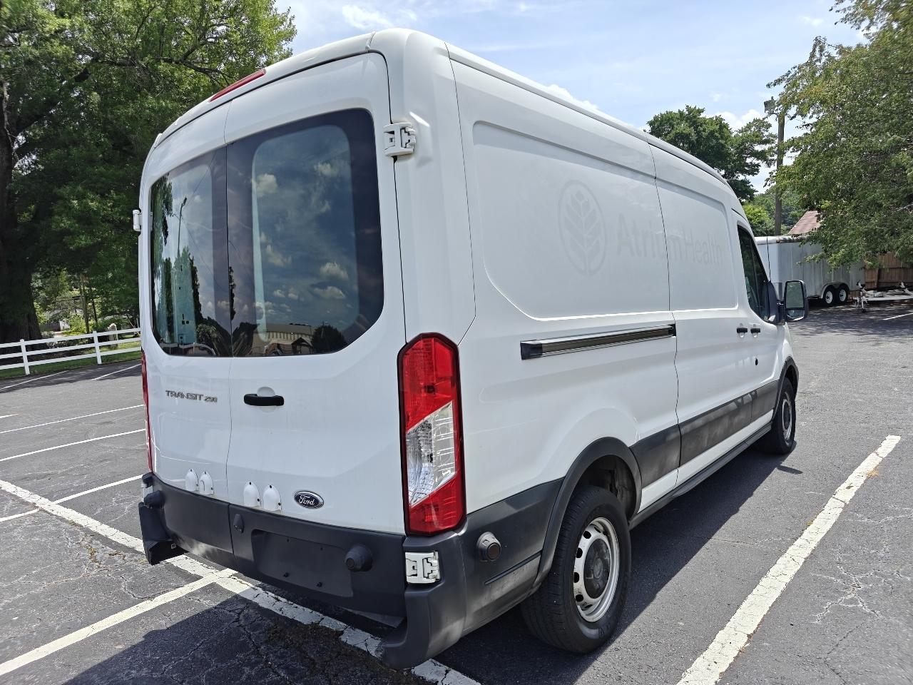 Ford Transit 250 Van Med. Roof w/Sliding Pass. 148-in. WB 2017