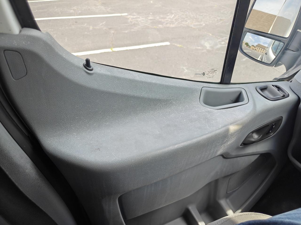 Ford Transit 250 Van Med. Roof w/Sliding Pass. 148-in. WB 2017