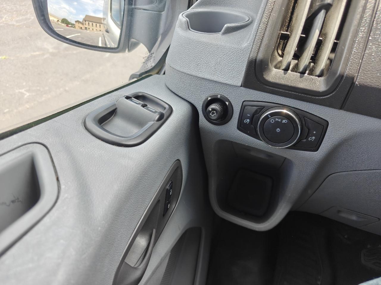 Ford Transit 250 Van Med. Roof w/Sliding Pass. 148-in. WB 2017