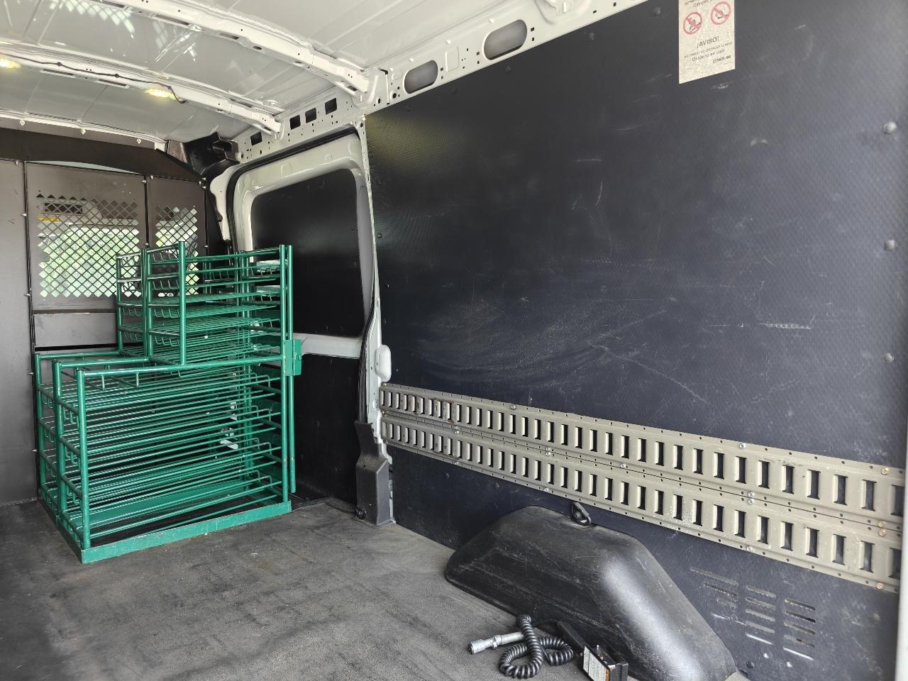 Ford Transit 250 Van Med. Roof w/Sliding Pass. 148-in. WB 2017
