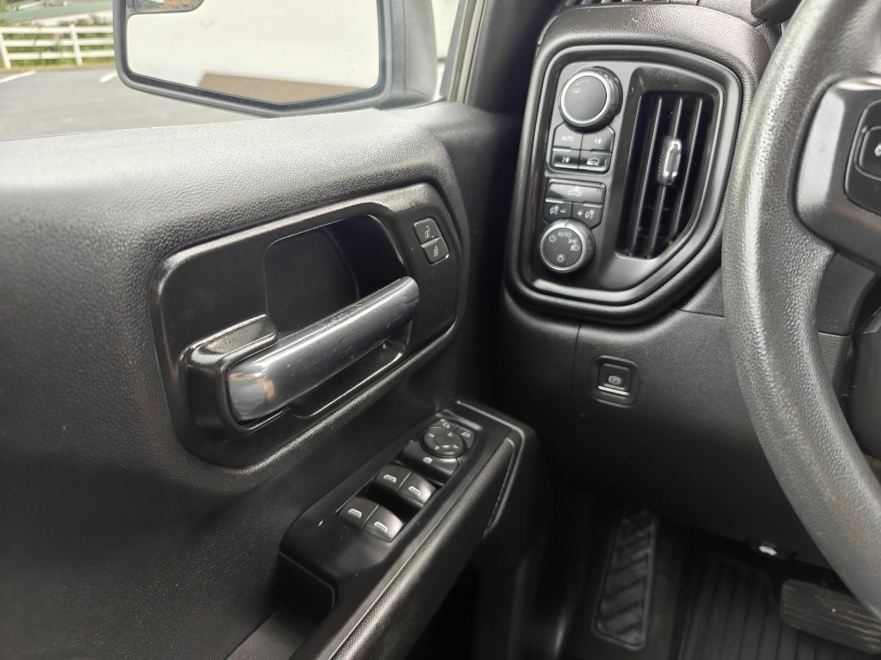 Chevrolet Silverado 1500 Limited Custom Crew Cab Short Box 4WD 2022