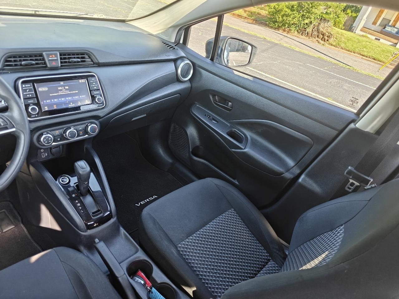 Nissan Versa S CVT 2021