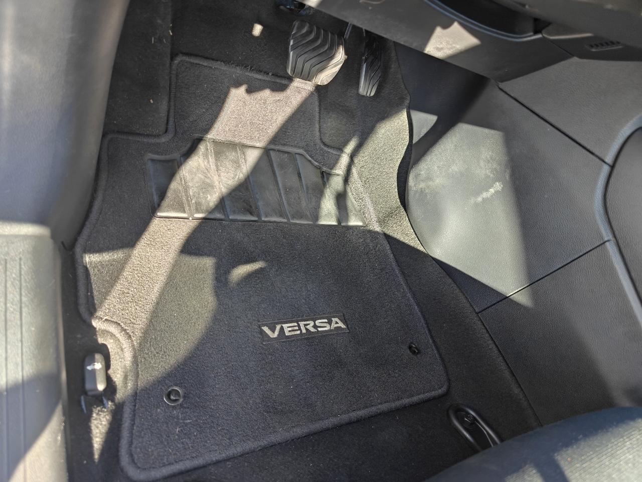 Nissan Versa S CVT 2021