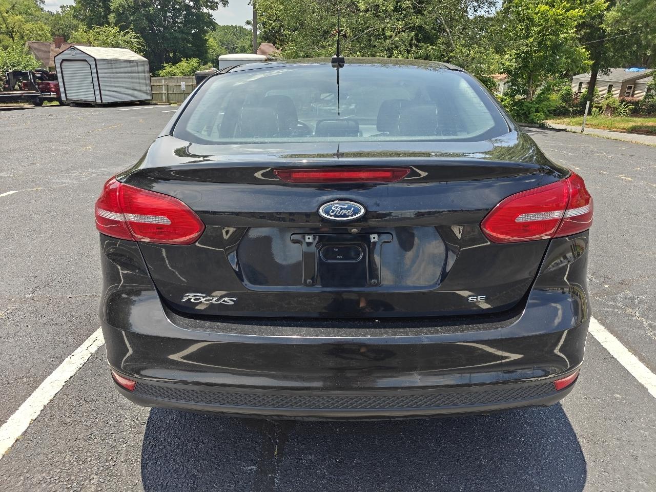 Ford Focus SE Sedan 2016