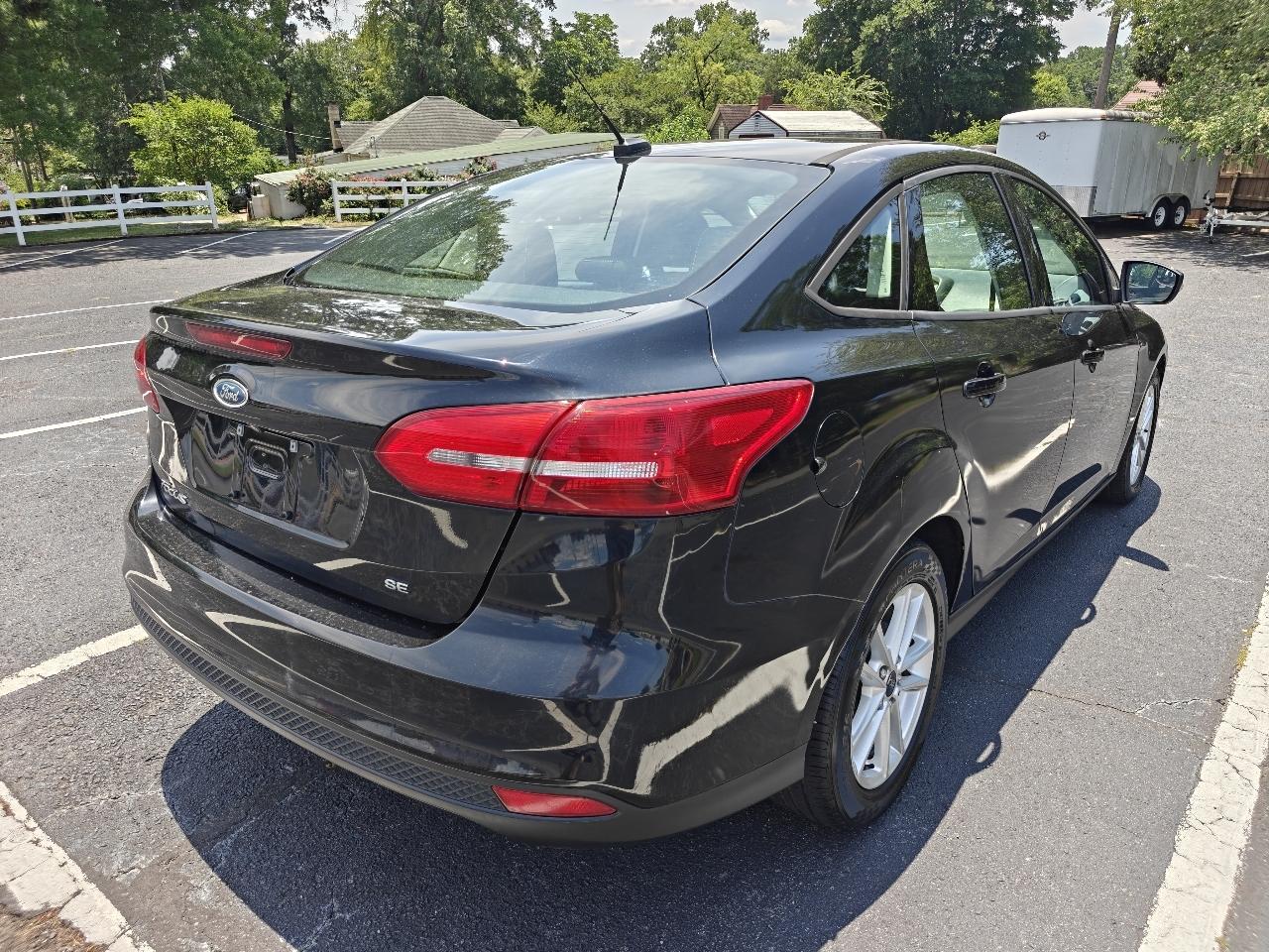 Ford Focus SE Sedan 2016