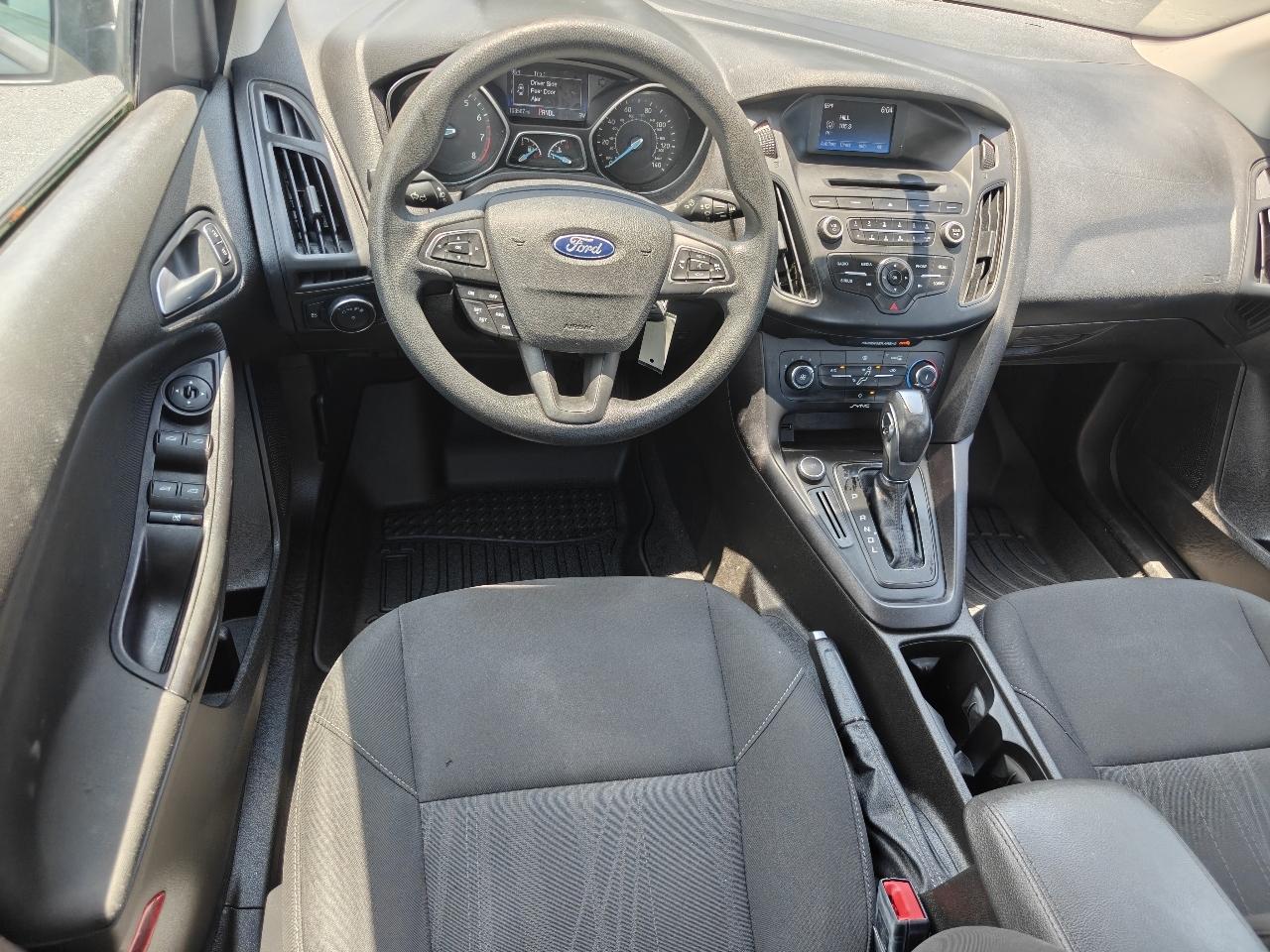 Ford Focus SE Sedan 2016
