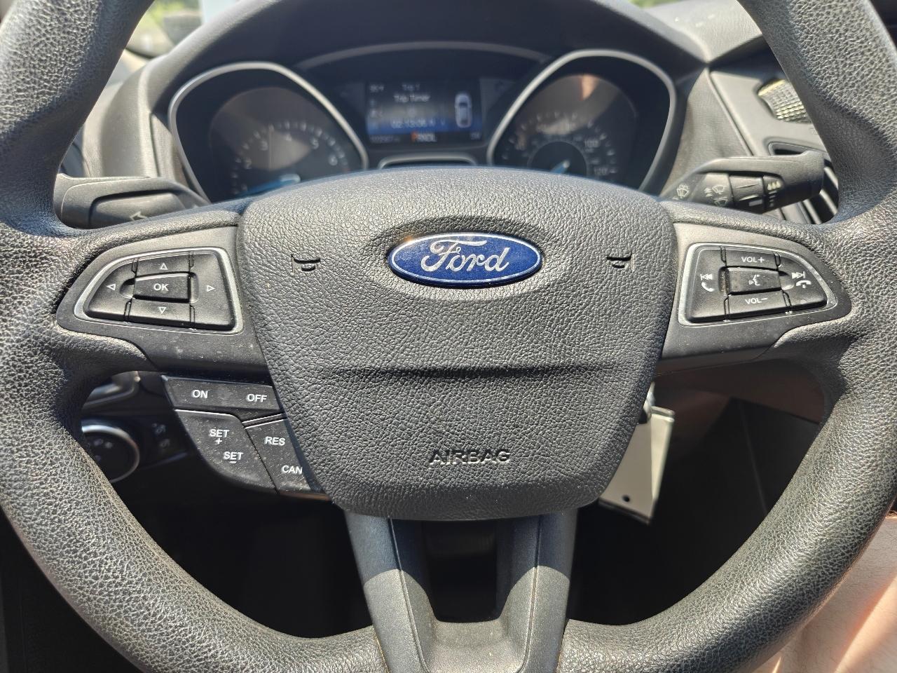 Ford Focus SE Sedan 2016