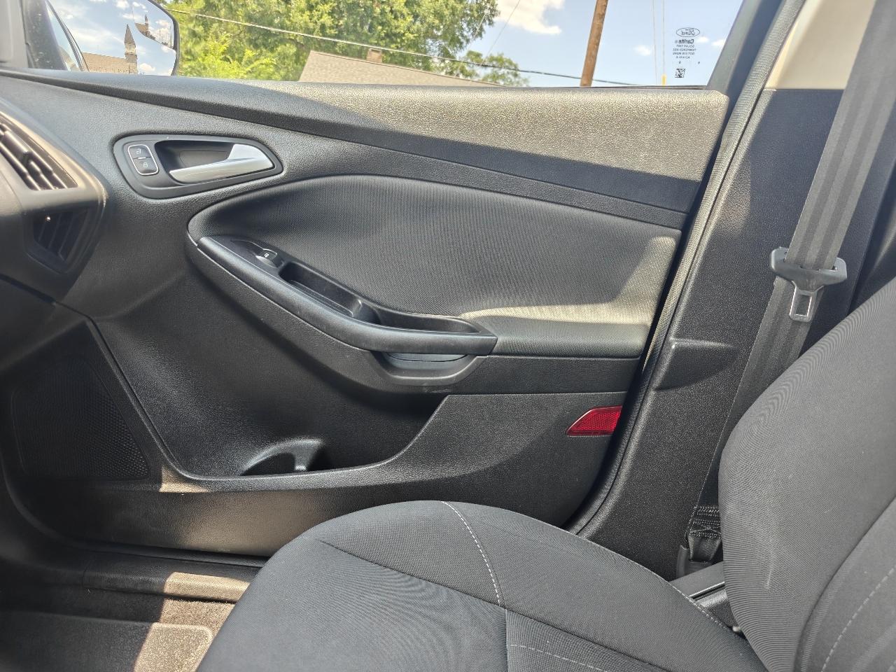 Ford Focus SE Sedan 2016